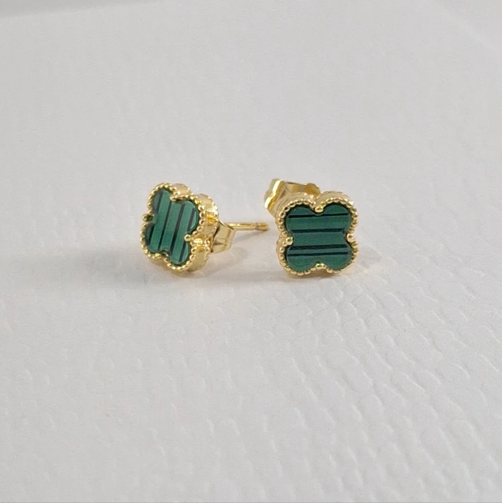 Green four leafs flower stud earrings
